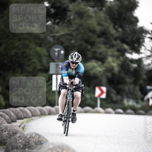 21.06.2026 - 29. Vierlanden-Triathlon H.Heesch http://msf.ph/oto/9902271 21.06.2026 09:49:33 Radfahren 213, 298 meine-sportfotos.de