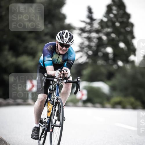 21.06.2026 - 29. Vierlanden-Triathlon H.Heesch http://msf.ph/oto/9902280 21.06.2026 09:49:34 Radfahren 145, 213 meine-sportfotos.de
