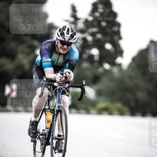 21.06.2026 - 29. Vierlanden-Triathlon H.Heesch http://msf.ph/oto/9902282 21.06.2026 09:49:34 Radfahren 145, 213 meine-sportfotos.de