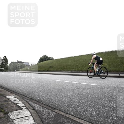 21.06.2026 - 29. Vierlanden-Triathlon H.Heesch http://msf.ph/oto/9902291 21.06.2026 09:40:16 Radfahren 3, 93 meine-sportfotos.de