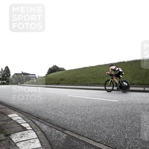 21.06.2026 - 29. Vierlanden-Triathlon H.Heesch http://msf.ph/oto/9902324 21.06.2026 09:41:27 Radfahren  meine-sportfotos.de