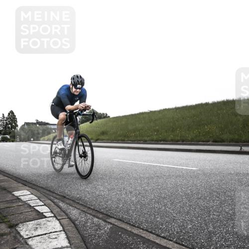 21.06.2026 - 29. Vierlanden-Triathlon H.Heesch http://msf.ph/oto/9902333 21.06.2026 09:41:42 Radfahren 41, 48, 146, 1353 meine-sportfotos.de