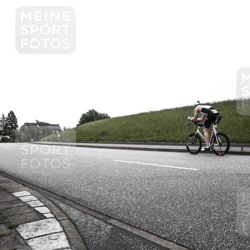 21.06.2026 - 29. Vierlanden-Triathlon H.Heesch http://msf.ph/oto/9902348 21.06.2026 09:42:32 Radfahren 49, 127 meine-sportfotos.de