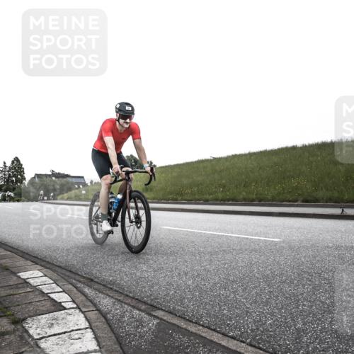 21.06.2026 - 29. Vierlanden-Triathlon H.Heesch http://msf.ph/oto/9902363 21.06.2026 09:42:42 Radfahren 71, 121, 231 meine-sportfotos.de
