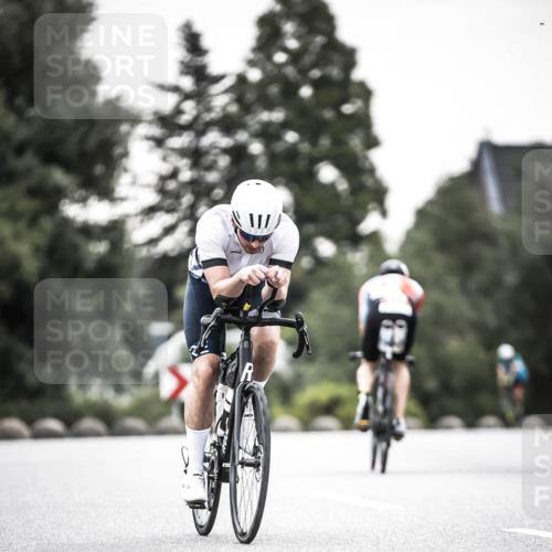 21.06.2026 - 29. Vierlanden-Triathlon H.Heesch http://msf.ph/oto/9902383 21.06.2026 09:53:33 Radfahren 51, 74, 79, 183, 219, 268, 302 meine-sportfotos.de