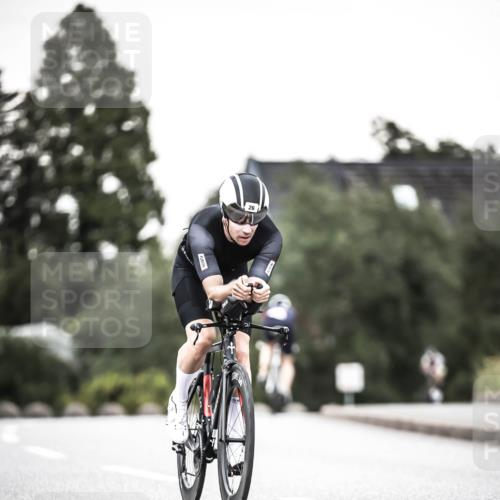 21.06.2026 - 29. Vierlanden-Triathlon H.Heesch http://msf.ph/oto/9902398 21.06.2026 10:13:28 Radfahren 9, 26, 75, 90, 236, 276 meine-sportfotos.de