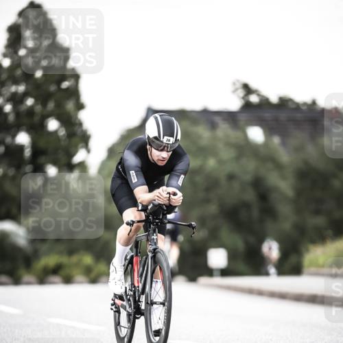 21.06.2026 - 29. Vierlanden-Triathlon H.Heesch http://msf.ph/oto/9902401 21.06.2026 10:13:28 Radfahren 9, 26, 75, 90, 236, 276 meine-sportfotos.de