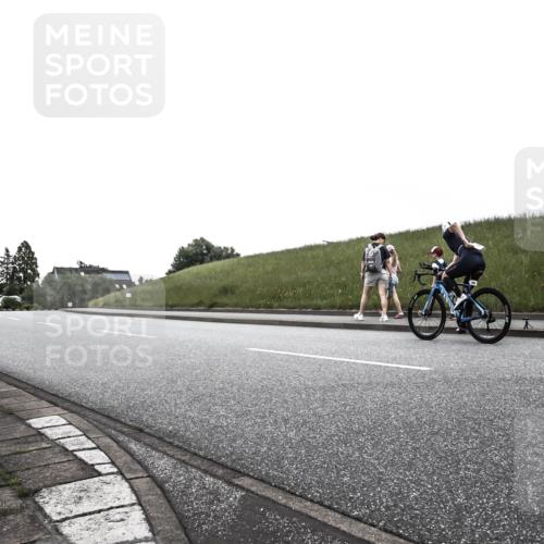 21.06.2026 - 29. Vierlanden-Triathlon H.Heesch http://msf.ph/oto/9902458 21.06.2026 09:45:24 Radfahren 79, 261 meine-sportfotos.de