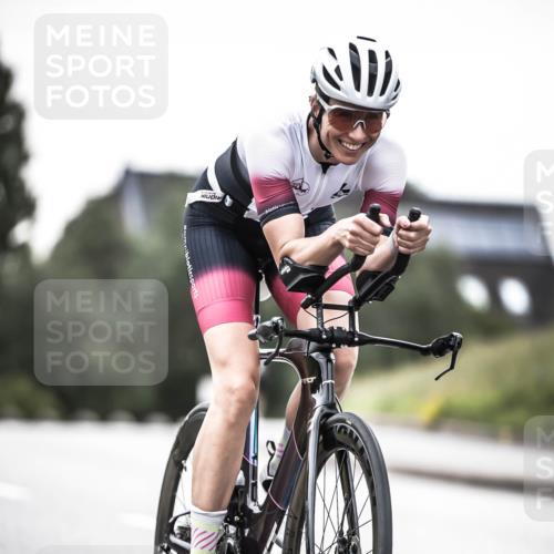 21.06.2026 - 29. Vierlanden-Triathlon H.Heesch http://msf.ph/oto/9902459 21.06.2026 09:54:33 Radfahren 4, 99, 141, 186, 226 meine-sportfotos.de