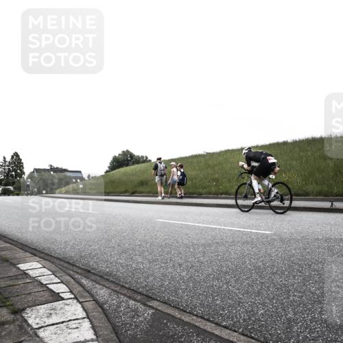21.06.2026 - 29. Vierlanden-Triathlon H.Heesch http://msf.ph/oto/9902462 21.06.2026 09:45:28 Radfahren 128 meine-sportfotos.de