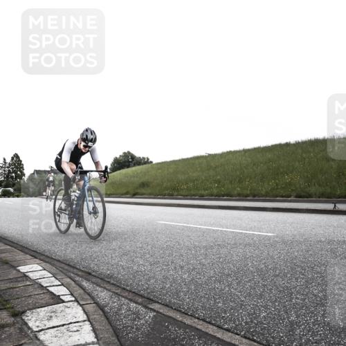 21.06.2026 - 29. Vierlanden-Triathlon H.Heesch http://msf.ph/oto/9902465 21.06.2026 09:45:38 Radfahren 20, 176 meine-sportfotos.de