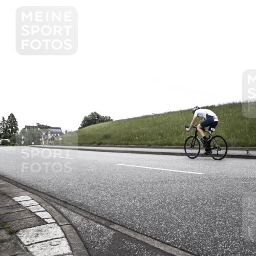 21.06.2026 - 29. Vierlanden-Triathlon H.Heesch http://msf.ph/oto/9902469 21.06.2026 09:45:42 Radfahren 176, 226 meine-sportfotos.de