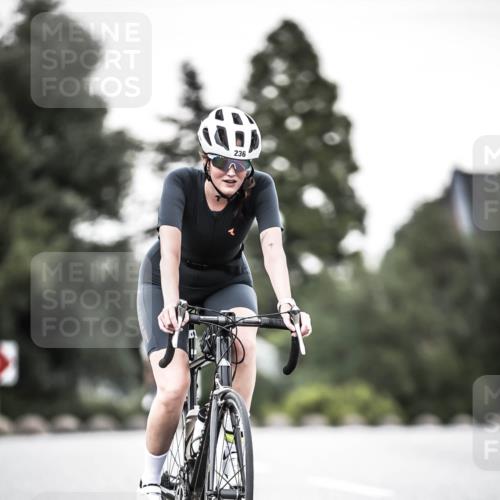 21.06.2026 - 29. Vierlanden-Triathlon H.Heesch http://msf.ph/oto/9902471 21.06.2026 10:13:33 Radfahren 44, 75, 236 meine-sportfotos.de