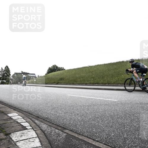 21.06.2026 - 29. Vierlanden-Triathlon H.Heesch http://msf.ph/oto/9902481 21.06.2026 09:46:10 Radfahren 293 meine-sportfotos.de