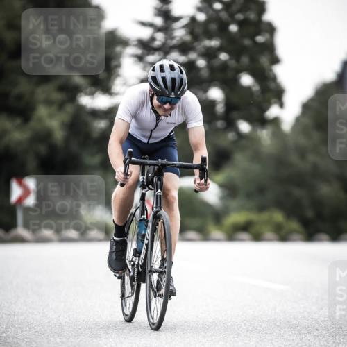 21.06.2026 - 29. Vierlanden-Triathlon H.Heesch http://msf.ph/oto/9902502 21.06.2026 09:55:21 Radfahren 20, 260 meine-sportfotos.de