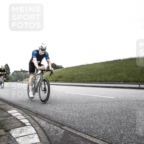 21.06.2026 - 29. Vierlanden-Triathlon H.Heesch http://msf.ph/oto/9902503 21.06.2026 09:47:05 Radfahren 172, 288 meine-sportfotos.de