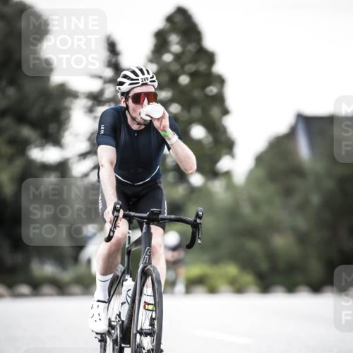 21.06.2026 - 29. Vierlanden-Triathlon H.Heesch http://msf.ph/oto/9902564 21.06.2026 10:13:42 Radfahren 86, 289 meine-sportfotos.de