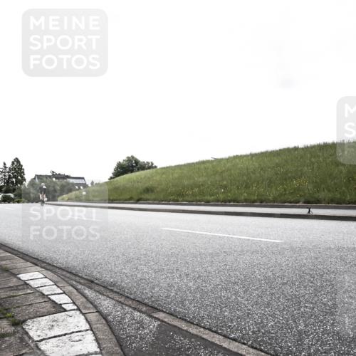 21.06.2026 - 29. Vierlanden-Triathlon H.Heesch http://msf.ph/oto/9902610 21.06.2026 09:49:55 Radfahren 46, 217, 229 meine-sportfotos.de