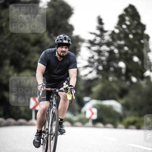 21.06.2026 - 29. Vierlanden-Triathlon H.Heesch http://msf.ph/oto/9902619 21.06.2026 10:13:57 Radfahren 190, 330 meine-sportfotos.de