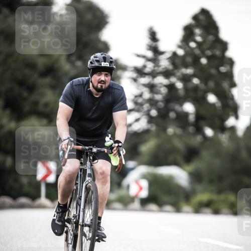 21.06.2026 - 29. Vierlanden-Triathlon H.Heesch http://msf.ph/oto/9902625 21.06.2026 10:13:57 Radfahren 190, 330 meine-sportfotos.de