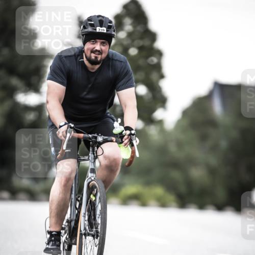 21.06.2026 - 29. Vierlanden-Triathlon H.Heesch http://msf.ph/oto/9902651 21.06.2026 10:13:58 Radfahren 190, 330 meine-sportfotos.de
