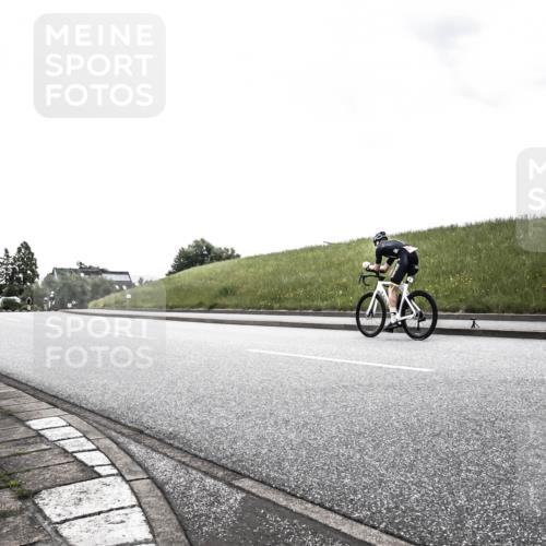 21.06.2026 - 29. Vierlanden-Triathlon H.Heesch http://msf.ph/oto/9902672 21.06.2026 09:52:08 Radfahren 84, 169, 211, 274, 300 meine-sportfotos.de
