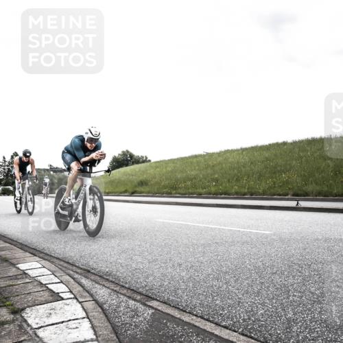 21.06.2026 - 29. Vierlanden-Triathlon H.Heesch http://msf.ph/oto/9902675 21.06.2026 09:52:15 Radfahren 76, 84, 132, 193, 1355 meine-sportfotos.de