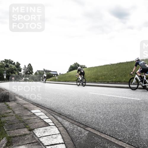21.06.2026 - 29. Vierlanden-Triathlon H.Heesch http://msf.ph/oto/9902797 21.06.2026 09:54:04 Radfahren 45, 271 meine-sportfotos.de