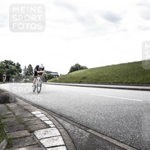 21.06.2026 - 29. Vierlanden-Triathlon H.Heesch http://msf.ph/oto/9902848 21.06.2026 09:55:00 Radfahren 128, 148, 292, 293 meine-sportfotos.de