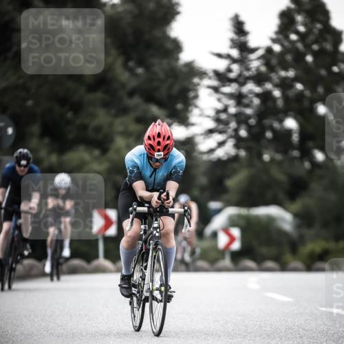 21.06.2026 - 29. Vierlanden-Triathlon H.Heesch http://msf.ph/oto/9902868 21.06.2026 10:04:18 Radfahren 75, 90, 260, 324, 350, 379 meine-sportfotos.de
