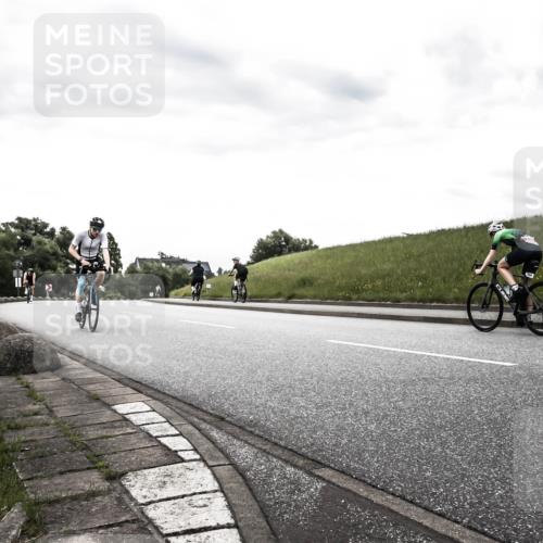 21.06.2026 - 29. Vierlanden-Triathlon H.Heesch http://msf.ph/oto/9902892 21.06.2026 09:56:45 Radfahren 12, 13, 174, 239 meine-sportfotos.de