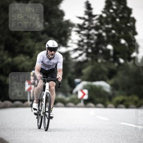 21.06.2026 - 29. Vierlanden-Triathlon H.Heesch http://msf.ph/oto/9902902 21.06.2026 10:15:07 Radfahren 23, 129, 156, 424 meine-sportfotos.de