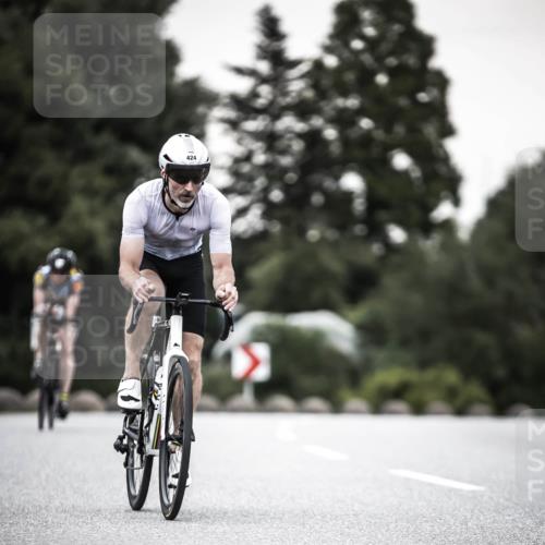 21.06.2026 - 29. Vierlanden-Triathlon H.Heesch http://msf.ph/oto/9902912 21.06.2026 10:15:07 Radfahren 23, 129, 156, 424 meine-sportfotos.de