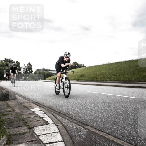 21.06.2026 - 29. Vierlanden-Triathlon H.Heesch http://msf.ph/oto/9902914 21.06.2026 09:58:05 Radfahren 19, 54, 267 meine-sportfotos.de