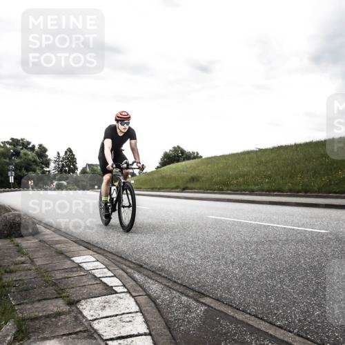 21.06.2026 - 29. Vierlanden-Triathlon H.Heesch http://msf.ph/oto/9902917 21.06.2026 09:58:08 Radfahren 19, 54, 267 meine-sportfotos.de