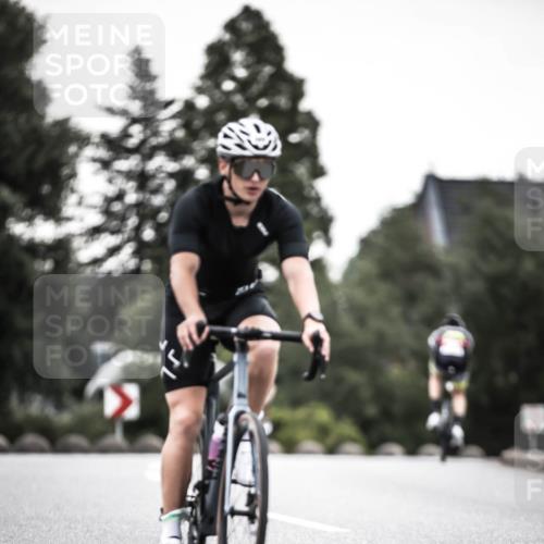 21.06.2026 - 29. Vierlanden-Triathlon H.Heesch http://msf.ph/oto/9902918 21.06.2026 10:04:40 Radfahren 86, 235, 307, 365, 389 meine-sportfotos.de