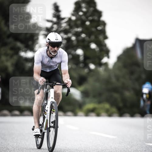 21.06.2026 - 29. Vierlanden-Triathlon H.Heesch http://msf.ph/oto/9902925 21.06.2026 10:15:07 Radfahren 23, 129, 156, 424 meine-sportfotos.de