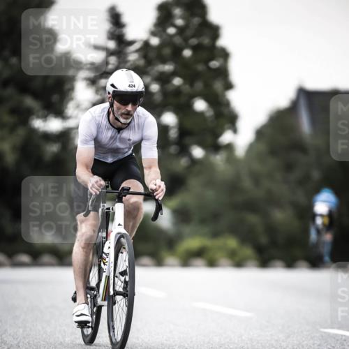 21.06.2026 - 29. Vierlanden-Triathlon H.Heesch http://msf.ph/oto/9902928 21.06.2026 10:15:08 Radfahren 23, 33, 129, 156, 424 meine-sportfotos.de