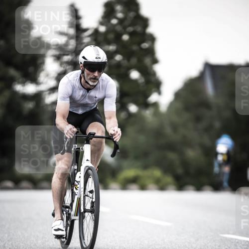 21.06.2026 - 29. Vierlanden-Triathlon H.Heesch http://msf.ph/oto/9902931 21.06.2026 10:15:08 Radfahren 23, 33, 129, 156, 424 meine-sportfotos.de
