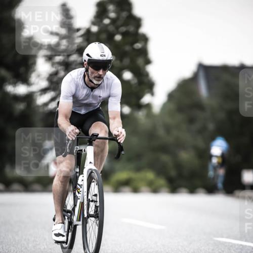 21.06.2026 - 29. Vierlanden-Triathlon H.Heesch http://msf.ph/oto/9902934 21.06.2026 10:15:08 Radfahren 23, 33, 129, 156, 424 meine-sportfotos.de