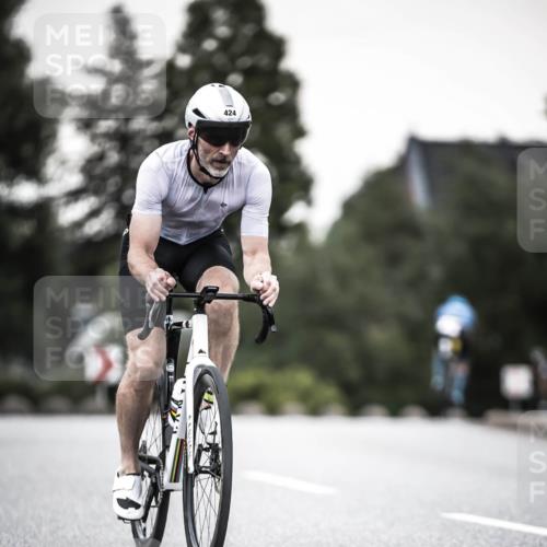 21.06.2026 - 29. Vierlanden-Triathlon H.Heesch http://msf.ph/oto/9902937 21.06.2026 10:15:08 Radfahren 23, 33, 129, 156, 424 meine-sportfotos.de