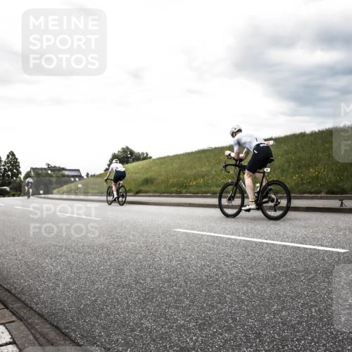 21.06.2026 - 29. Vierlanden-Triathlon H.Heesch http://msf.ph/oto/9902956 21.06.2026 09:59:19 Radfahren 104, 370 meine-sportfotos.de