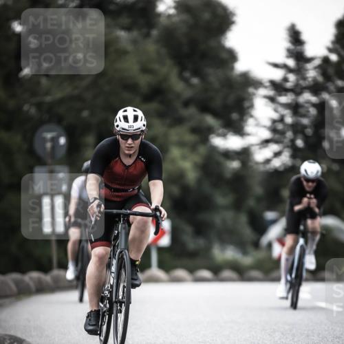 21.06.2026 - 29. Vierlanden-Triathlon H.Heesch http://msf.ph/oto/9902959 21.06.2026 10:05:07 Radfahren 130, 264, 275, 308, 323, 326 meine-sportfotos.de