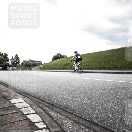 21.06.2026 - 29. Vierlanden-Triathlon H.Heesch http://msf.ph/oto/9903010 21.06.2026 10:01:48 Radfahren 197 meine-sportfotos.de