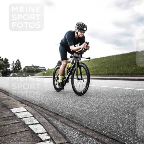 21.06.2026 - 29. Vierlanden-Triathlon H.Heesch http://msf.ph/oto/9903056 21.06.2026 10:02:35 Radfahren 4, 27, 99 meine-sportfotos.de