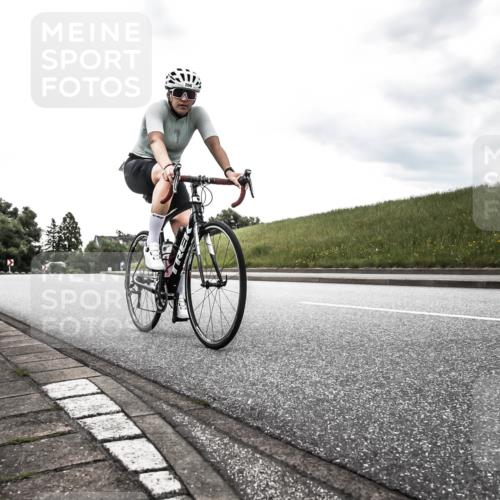 21.06.2026 - 29. Vierlanden-Triathlon H.Heesch http://msf.ph/oto/9903068 21.06.2026 10:03:04 Radfahren 91, 232, 266, 276 meine-sportfotos.de