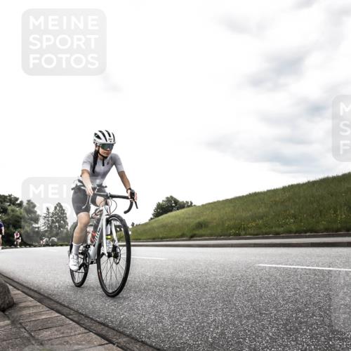21.06.2026 - 29. Vierlanden-Triathlon H.Heesch http://msf.ph/oto/9903087 21.06.2026 10:03:58 Radfahren 142, 161, 238, 257, 271, 362 meine-sportfotos.de