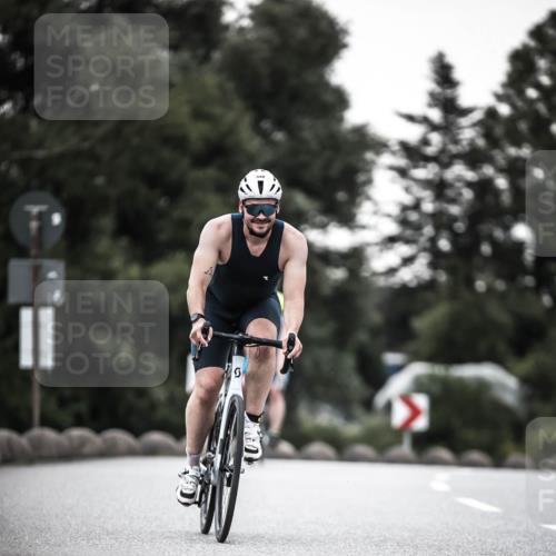 21.06.2026 - 29. Vierlanden-Triathlon H.Heesch http://msf.ph/oto/9903103 21.06.2026 10:07:06 Radfahren 83, 344, 348 meine-sportfotos.de