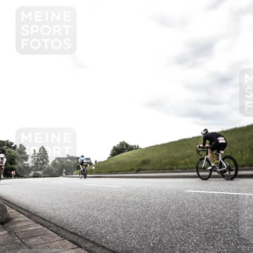 21.06.2026 - 29. Vierlanden-Triathlon H.Heesch http://msf.ph/oto/9903119 21.06.2026 10:04:11 Radfahren 154, 180 meine-sportfotos.de