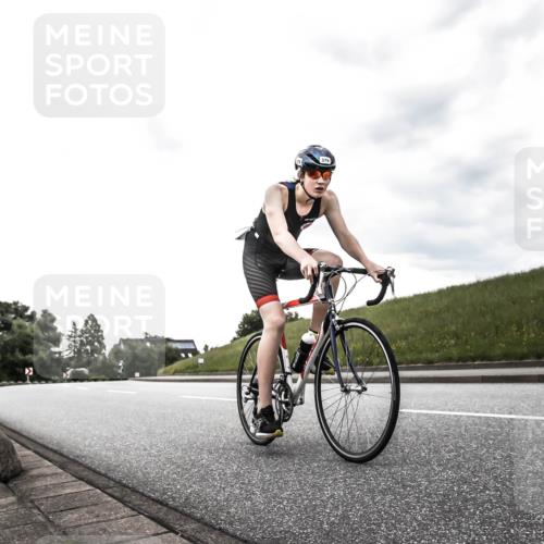 21.06.2026 - 29. Vierlanden-Triathlon H.Heesch http://msf.ph/oto/9903144 21.06.2026 10:04:24 Radfahren 75, 350, 379 meine-sportfotos.de